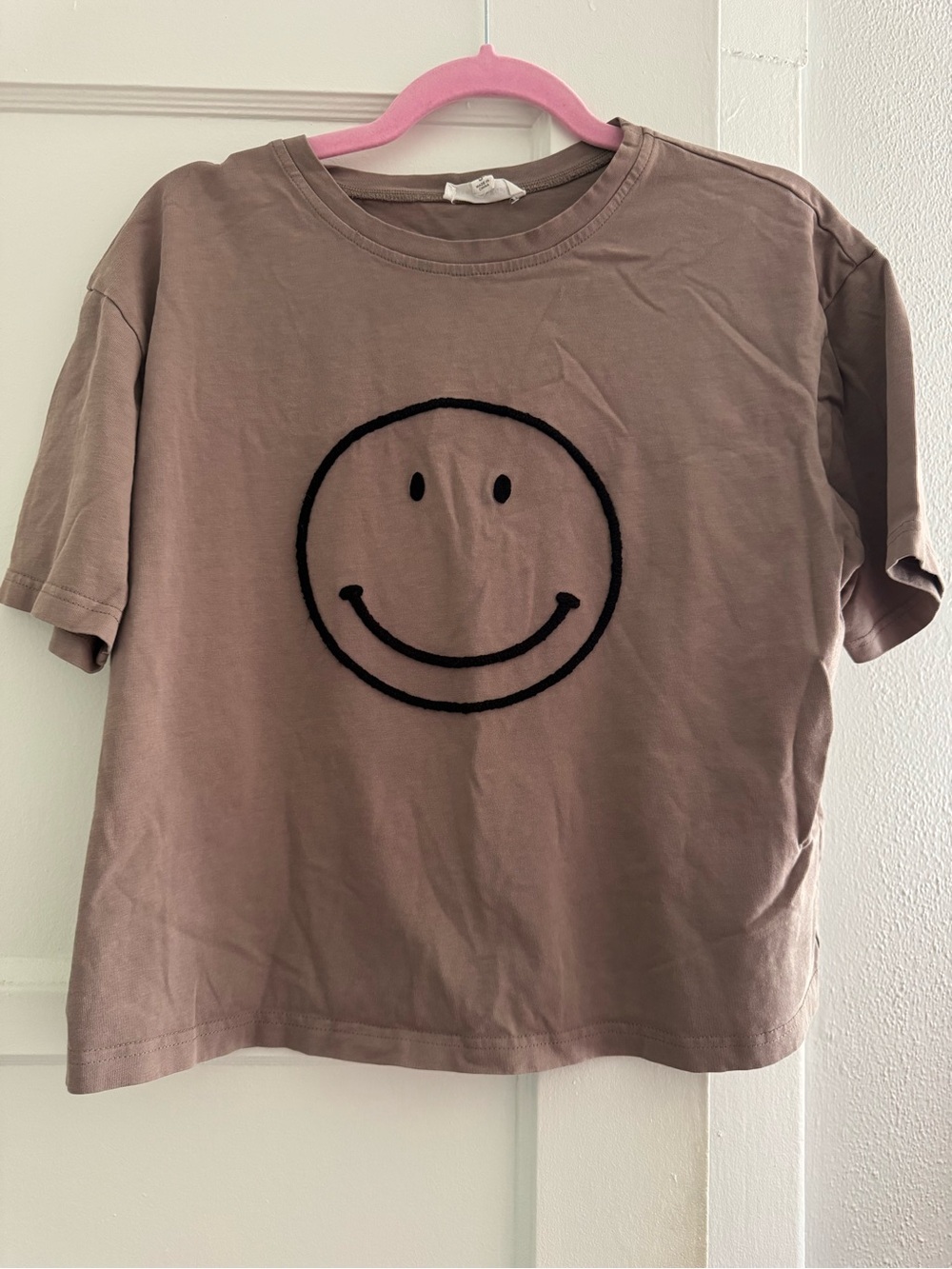 Newbury Kustom Taupe Smiley Face Short Sleeve Tee